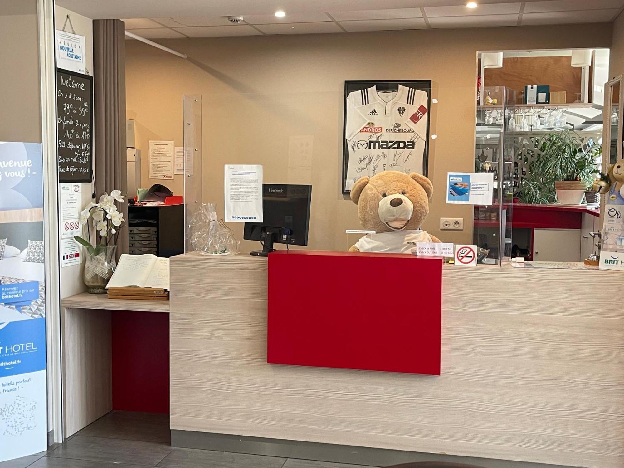 Brit Hotel Brive La Gaillarde - Restaurant La Limousine Malemort Ngoại thất bức ảnh
