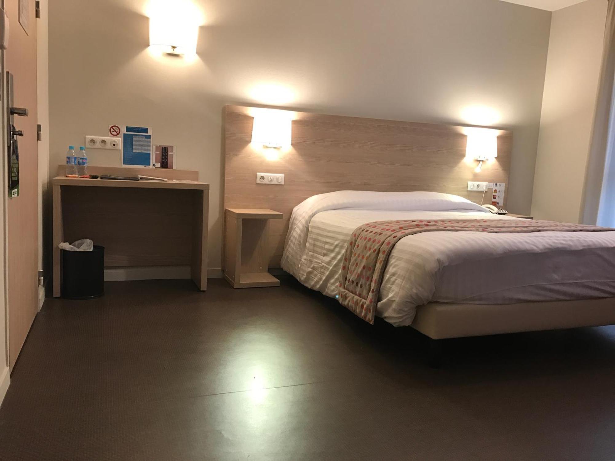 Brit Hotel Brive La Gaillarde - Restaurant La Limousine Malemort Ngoại thất bức ảnh