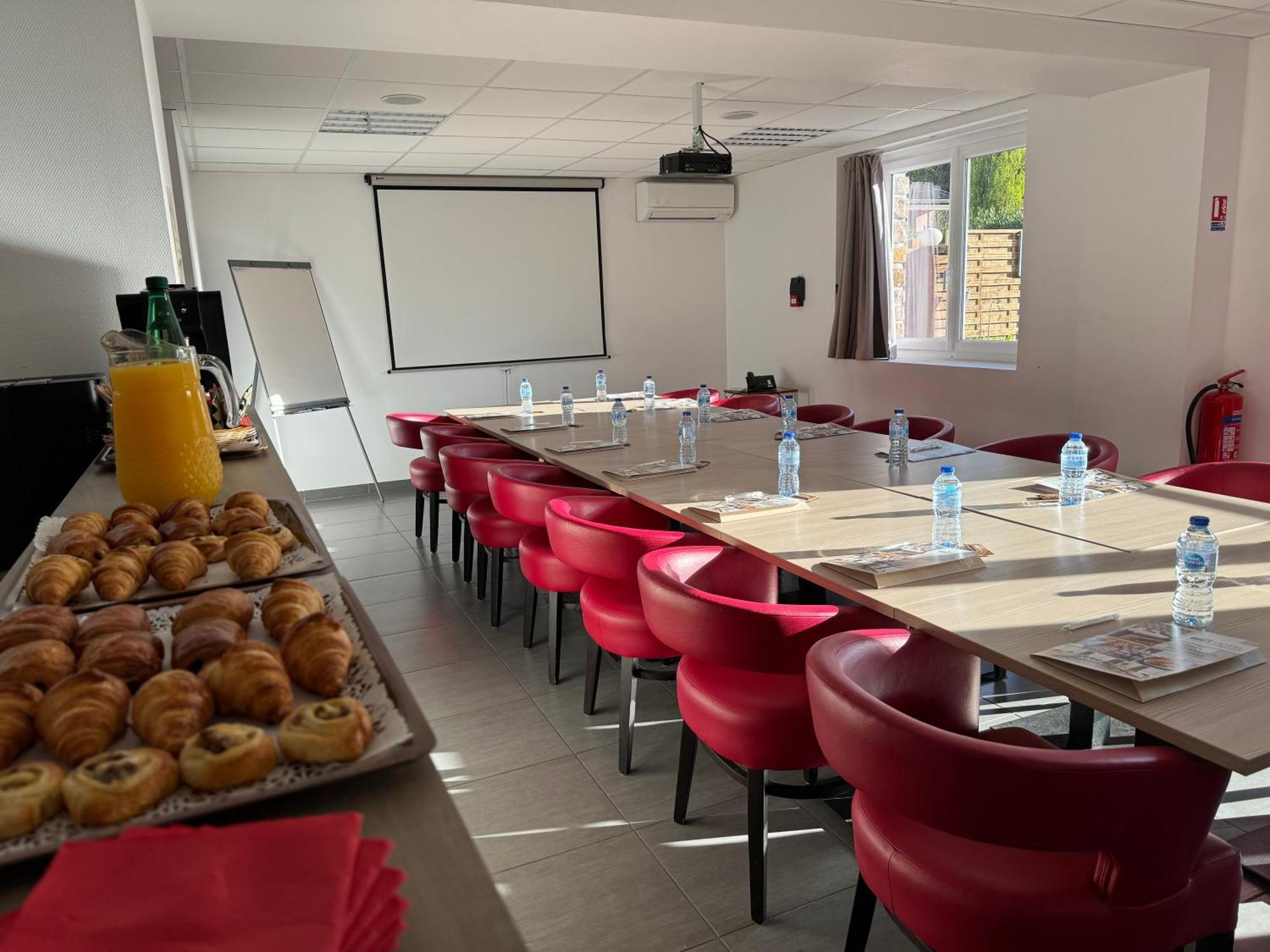 Brit Hotel Brive La Gaillarde - Restaurant La Limousine Malemort Ngoại thất bức ảnh